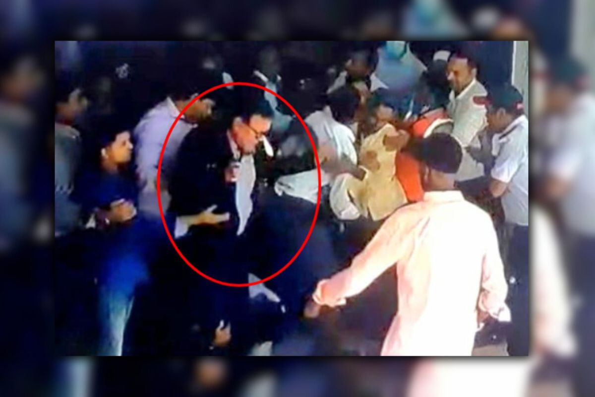 জাতীয় বিশ্ববিদ্যালয়ের উপাচার্যের উপর হামলা