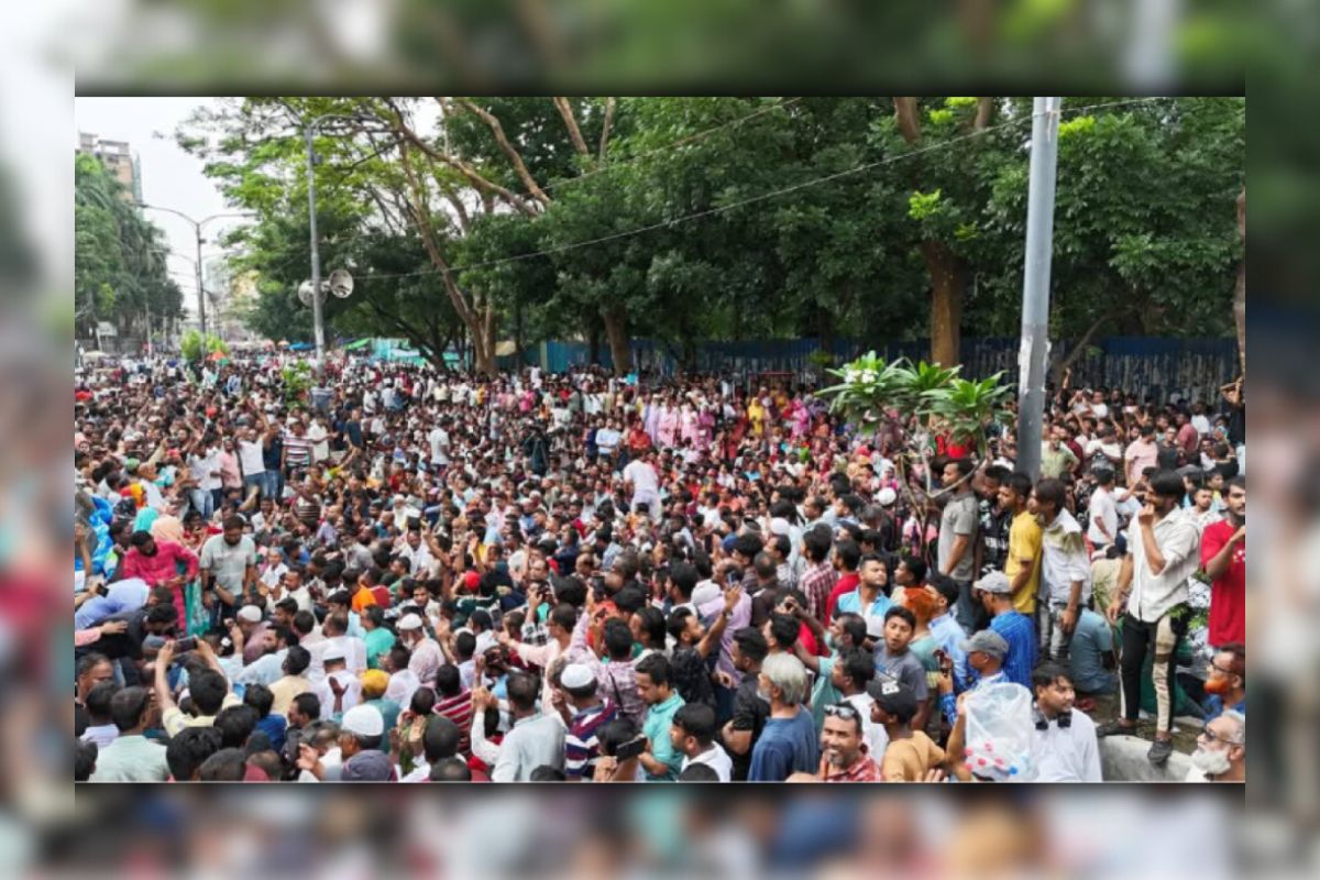 এবার সচিবালয় অভিমুখে ‘লং মার্চ’ করবে শিক্ষকরা