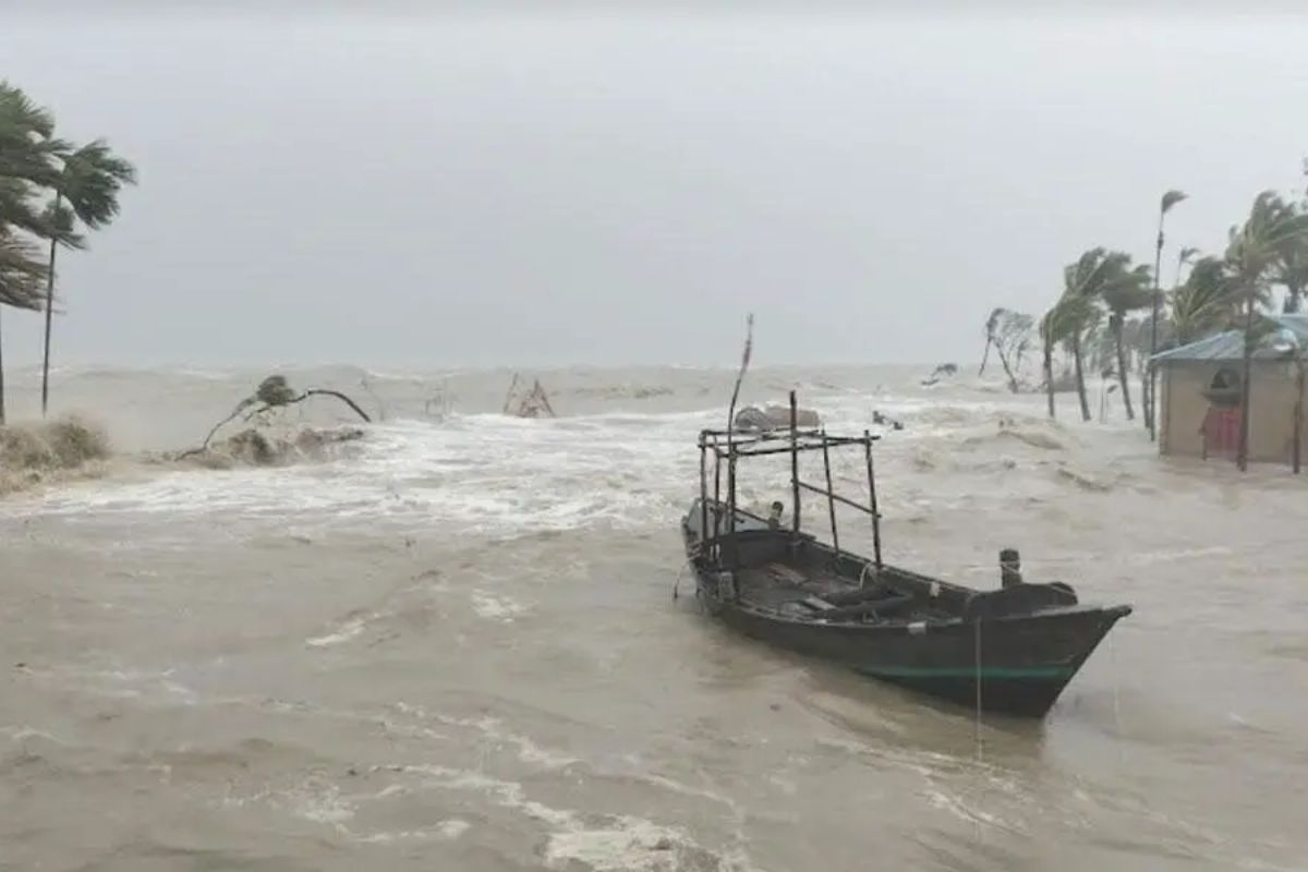 ১৬ জেলায় জলোচ্ছ্বাসের পূর্বাভাস; সতর্ক সংকেত