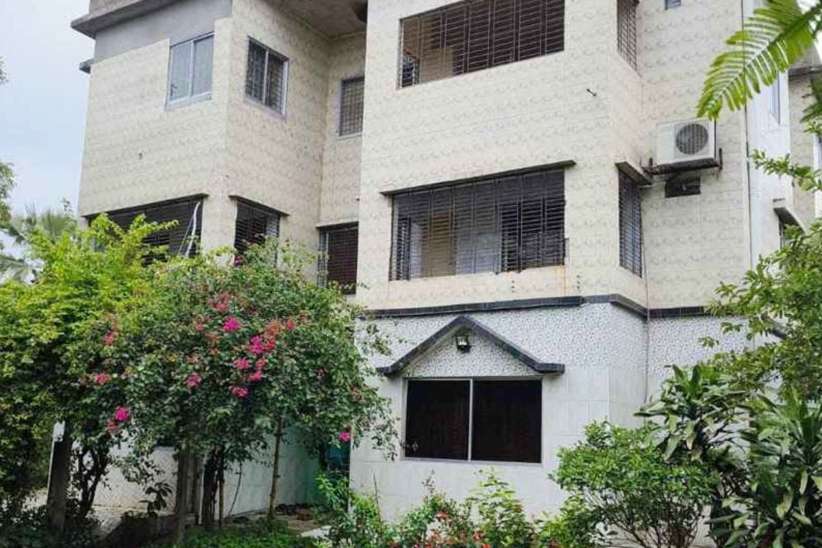 অতিরিক্ত ডিআইজির বাসায় ডা-কা-তি