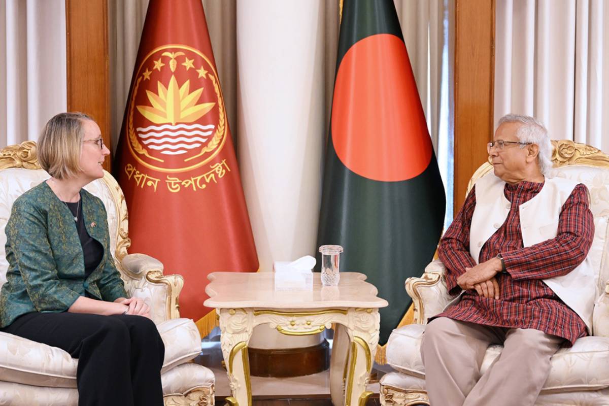 প্রধান উপদেষ্টার সঙ্গে বৈঠক করেছেন ব্রিটিশ হাইকমিশনার