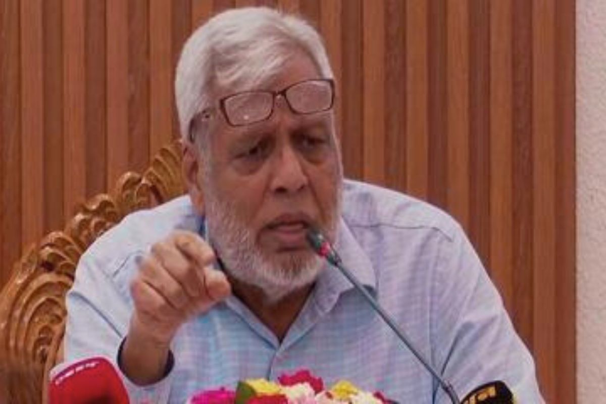 ‘বাসে বাড়তি ভাড়া নিলেই ব্যবস্থা’