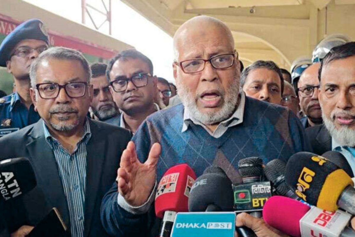সব ট্রেনই নির্ধারিত সময়ে ছেড়ে গেছে: রেল উপদেষ্টা