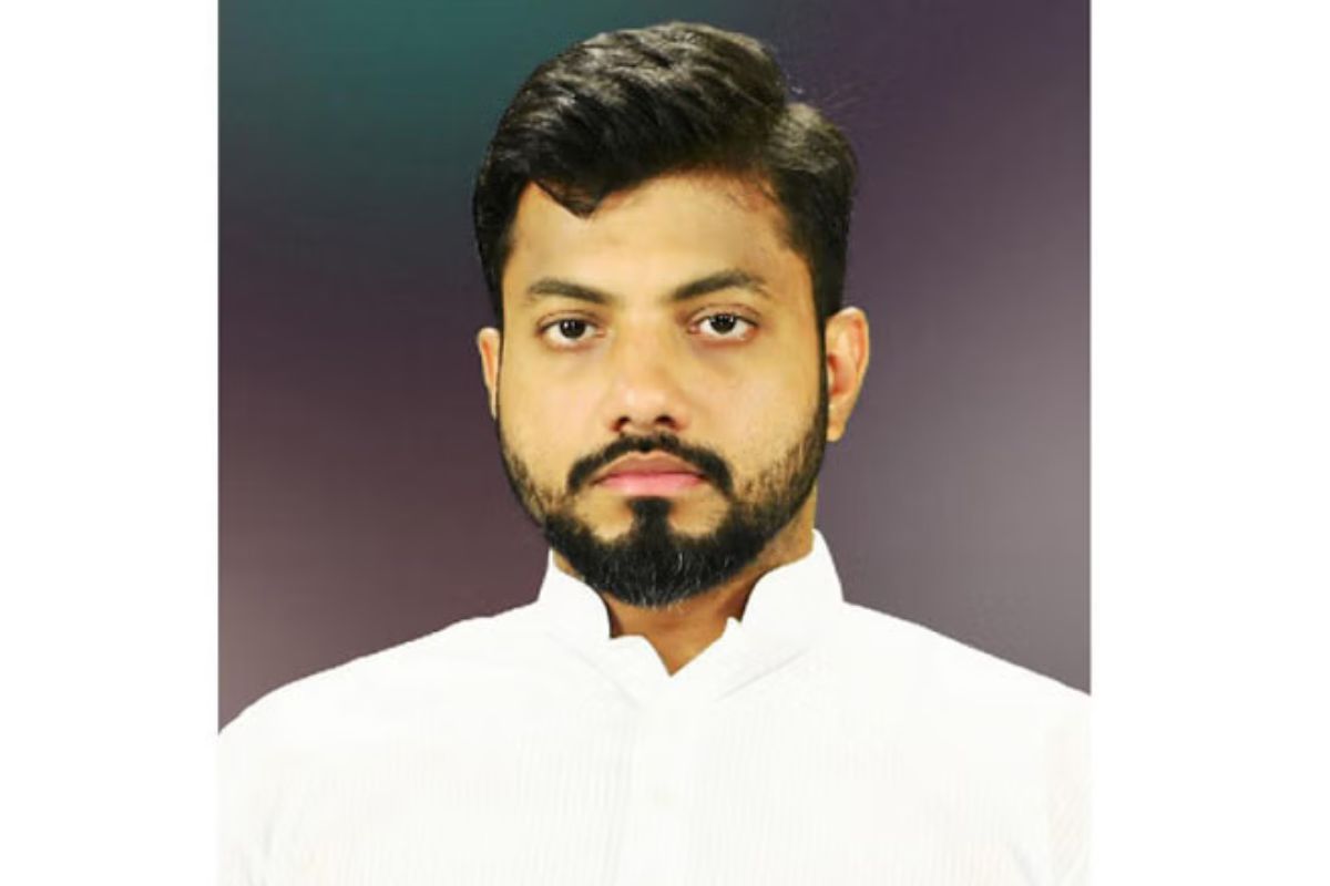 ‘দেশকে গণতান্ত্রিক ধারা থেকে সরিয়ে নেওয়ার চেষ্টা চলছে’