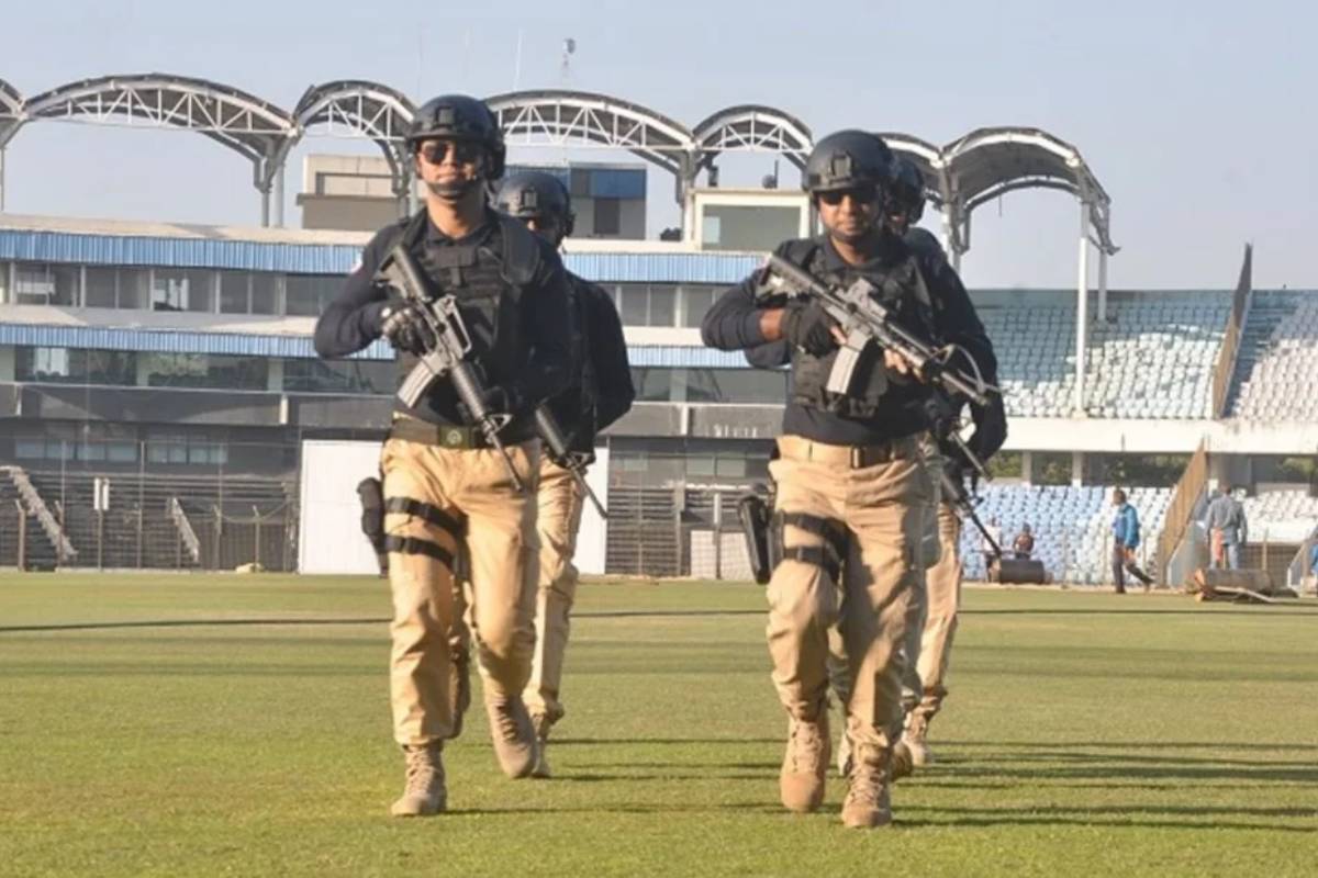 জাতীয় স্টেডিয়ামে বাড়তি নিরাপত্তা, মাঠ পাহারায় সোয়াট