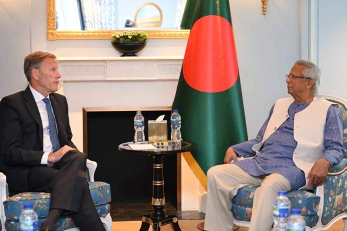 প্রধান উপদেষ্টার সঙ্গে এয়ারবাসের শীর্ষ নির্বাহীর বৈঠক