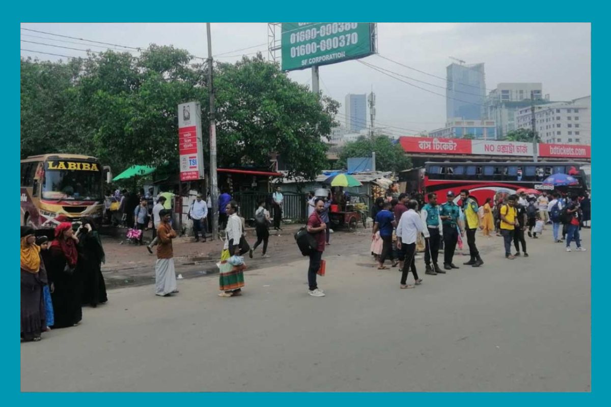 ঈদের ছুটি শেষে রাজধানীতে ছুটছে মানুষ