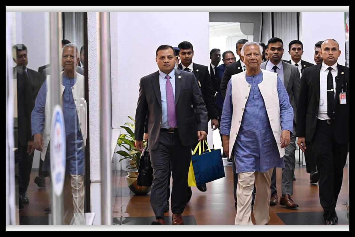 দেশে পৌঁছেছেন প্রধান উপদেষ্টা