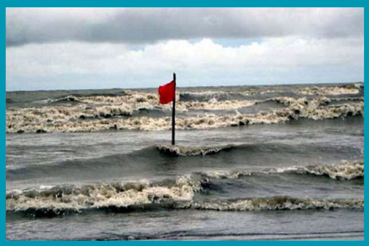 ৩ নম্বর সতর্কসংকেত দেশের সব সমুদ্রবন্দরে
