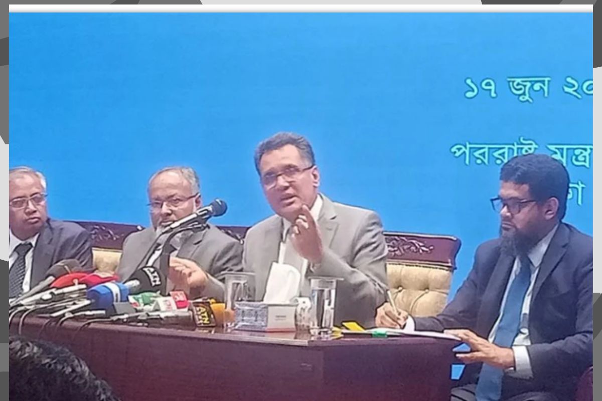 পররাষ্ট্র মন্ত্রণালয়ের তৎপরতায় তেহরান থেকে ফিরছেন ১০০ বাংলাদেশি