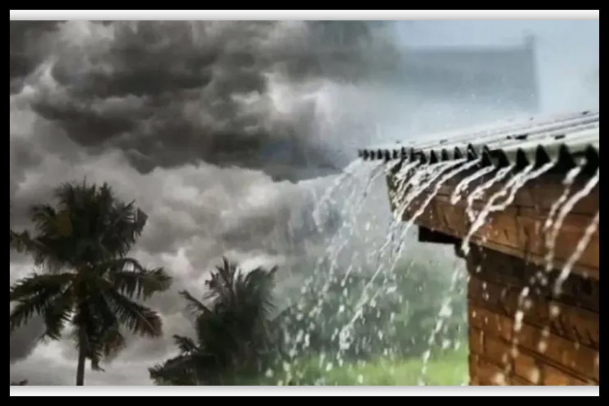 ধেয়ে আসছে ‘নির্ঝর’