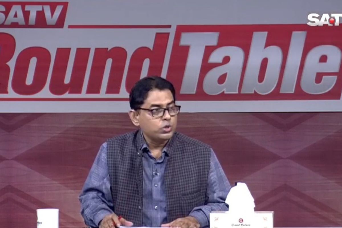গণমাধ্যম দায়িত্ব নিয়ে জনগণের কণ্ঠস্বর তুলে ধরতে পারে: অধ্যাপক রোবায়েত