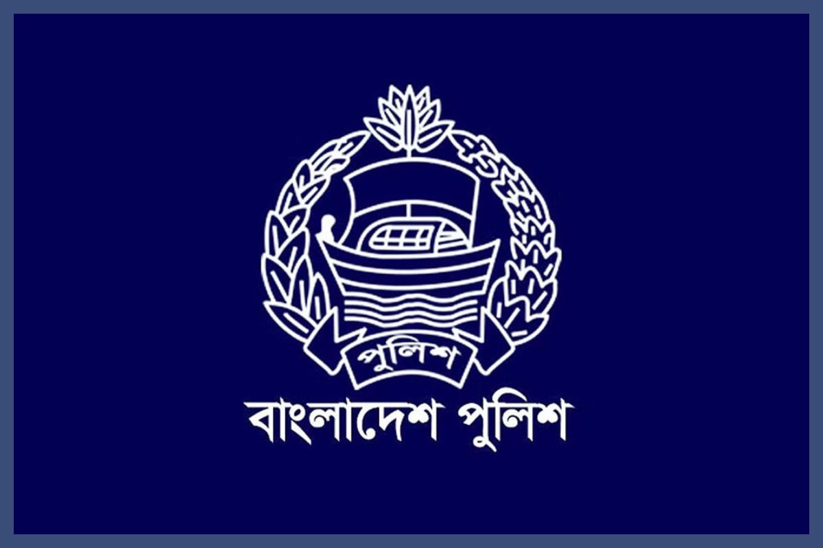 উধাও ঊর্ধ্বতন পুলিশ কর্মকর্তা, বরখাস্ত ১৩ জনকে