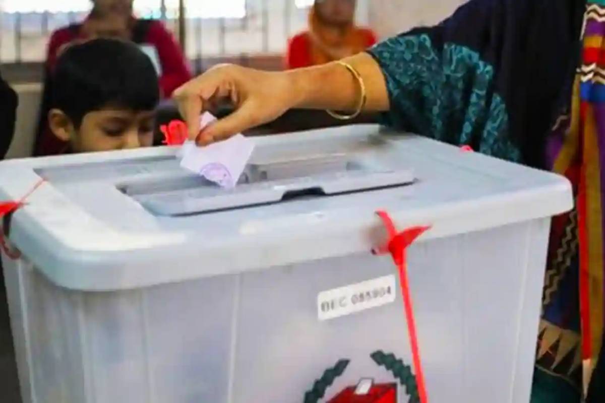 ভোটকেন্দ্র স্থাপন নীতিমালায় বড় পরিবর্তন আনলো ইসি