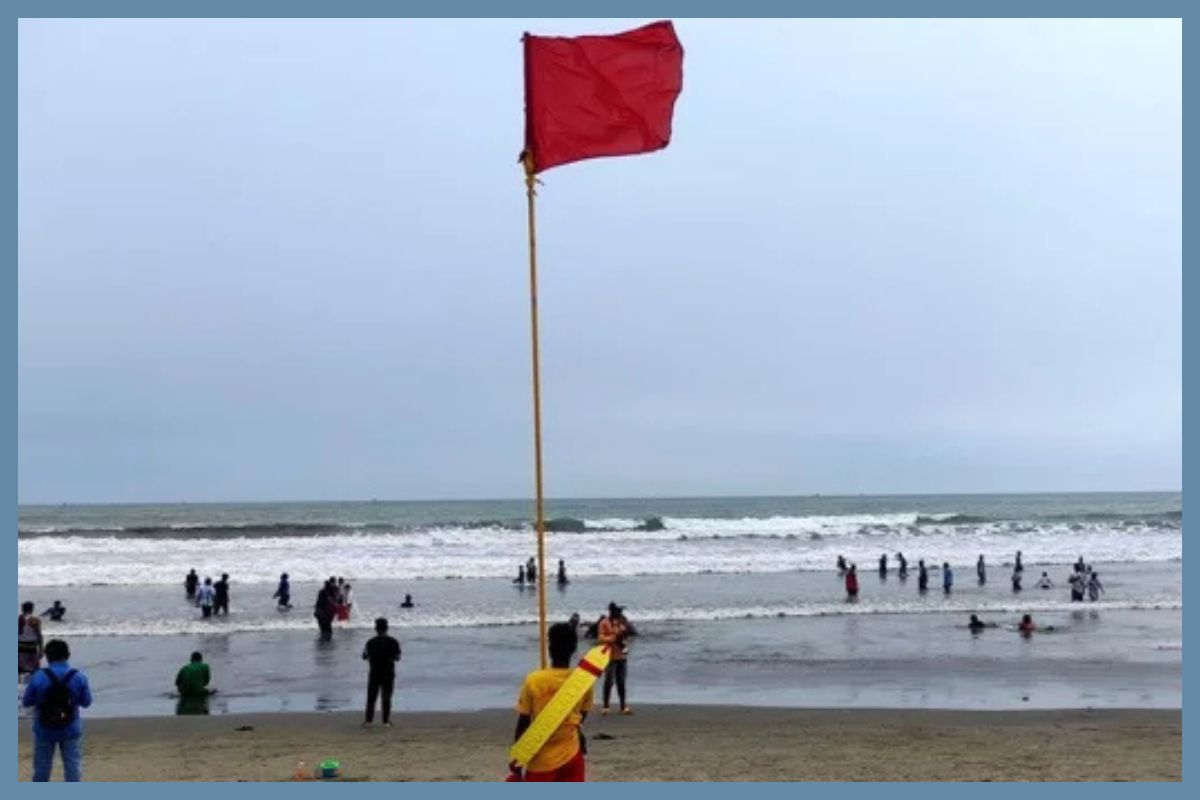 সাগরে নিম্নচাপ, ৩ নম্বর সতর্কতায় চার বন্দর