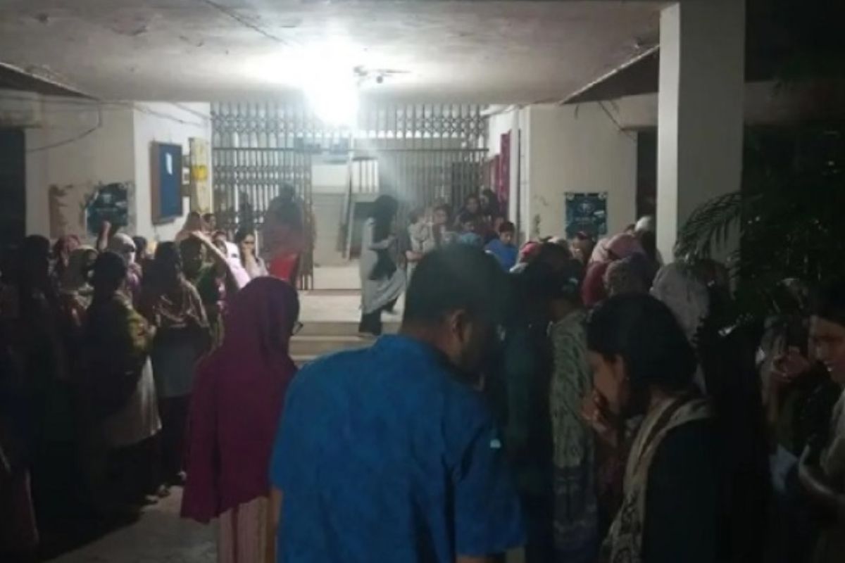 ছাত্রী হলে তল্লাশিতে পুরুষ স্টাফ, উত্তাল নোবিপ্রবি