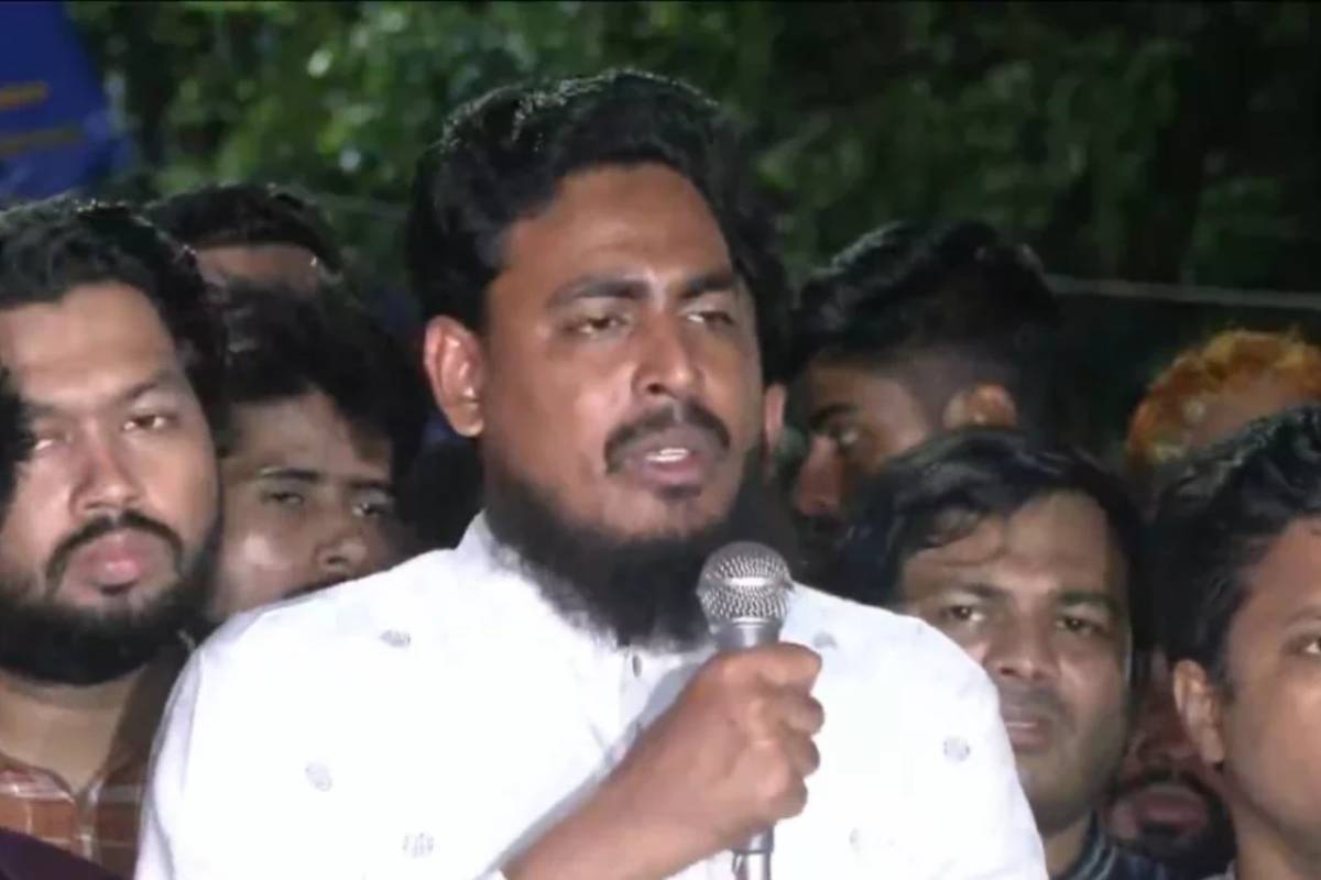 জুলাই শহীদ পরিবার ঝুঁকিতে, ব্যবস্থা নিন: আখতার হোসেন