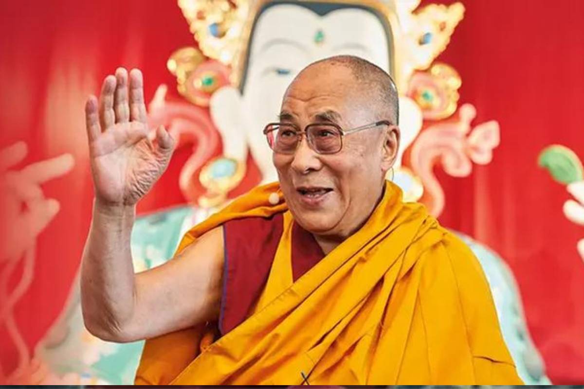 যে কারণে তিব্বত ছেড়ে ভারতে আশ্রয় নিয়েছিলেন দালাই লামা