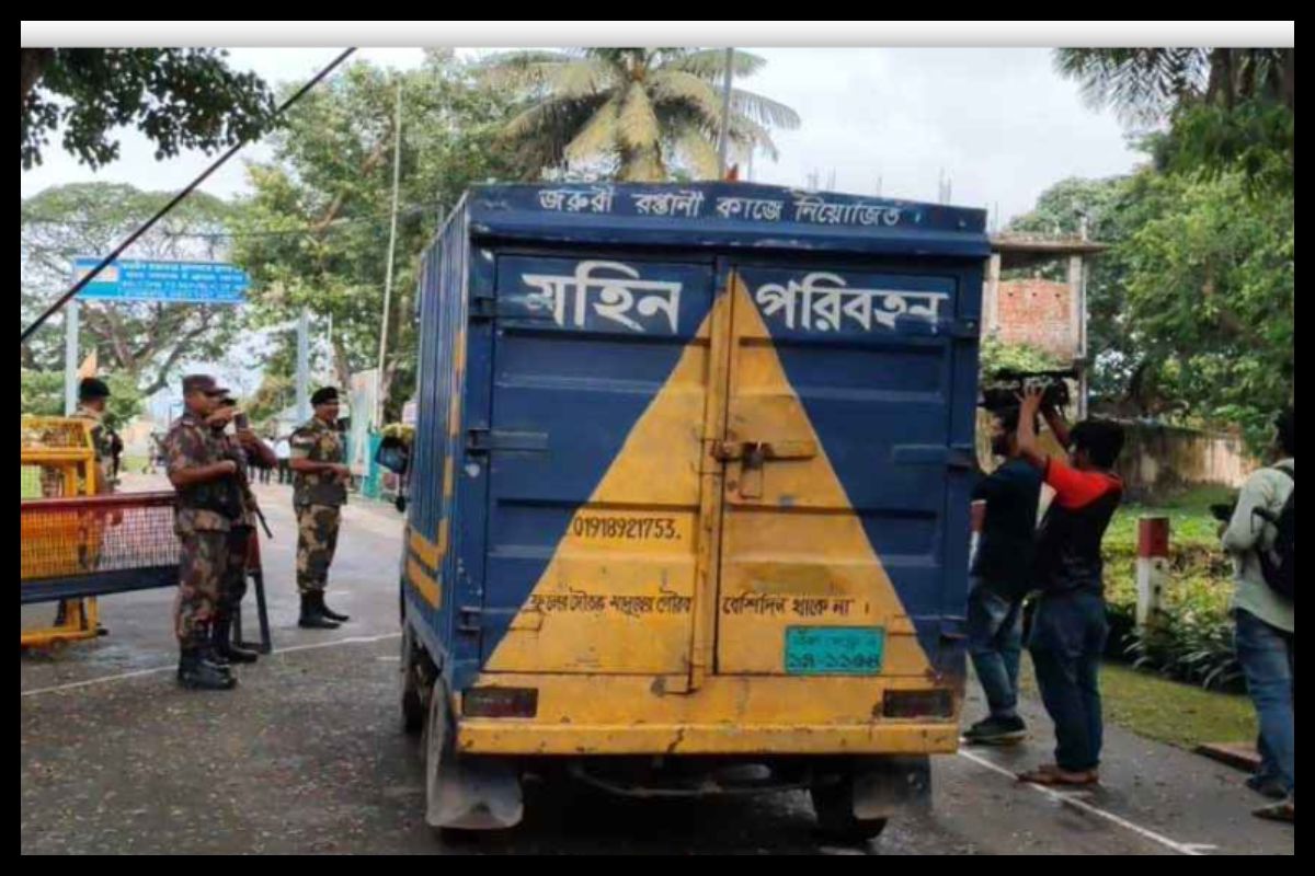 ত্রিপুরার মুখ্যমন্ত্রীকে আম পাঠালেন প্রধান উপদেষ্টা
