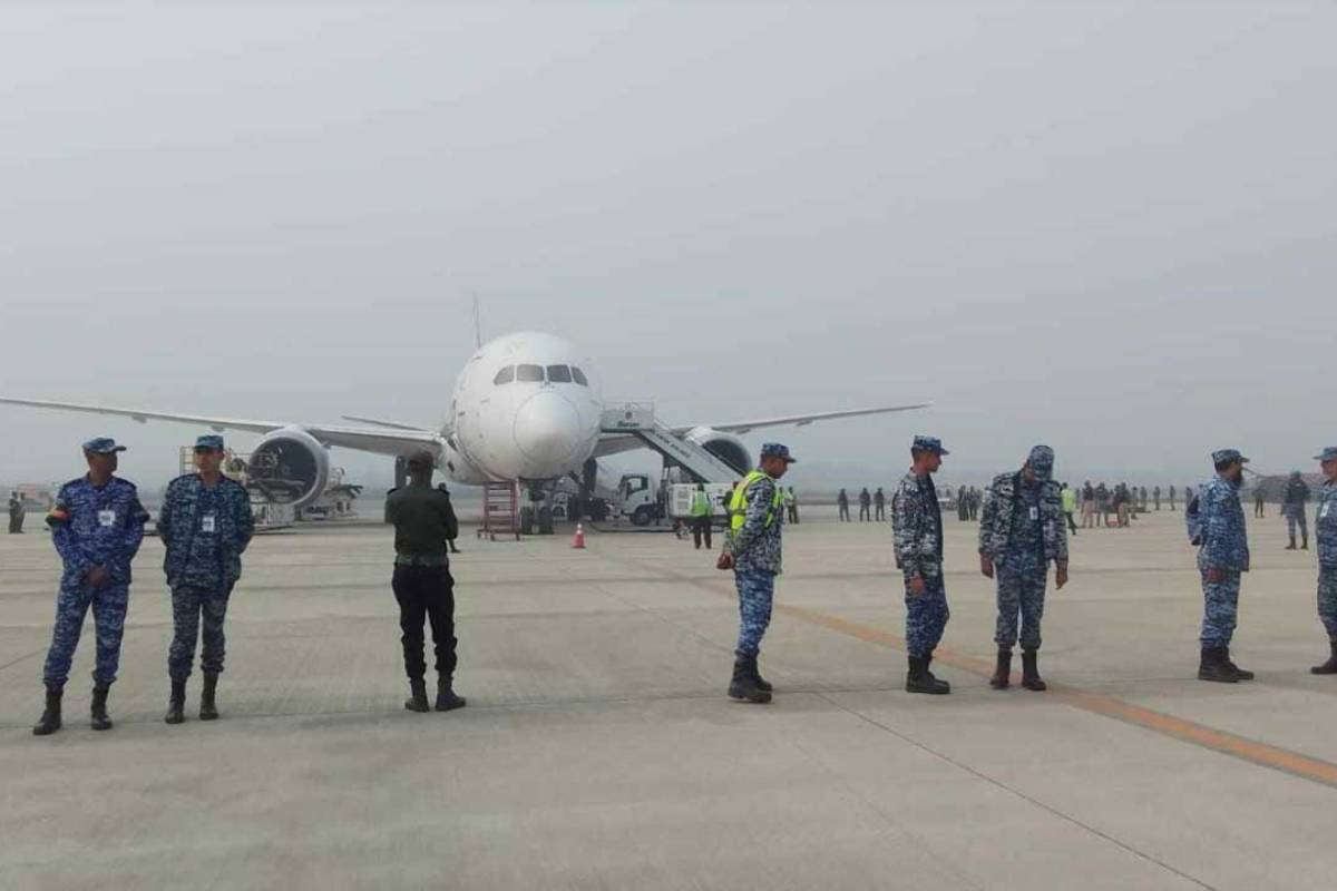 বিমানবন্দরে বোমাতঙ্ক: ঢাকা-কাঠমান্ডু ফ্লাইটে হুমকি