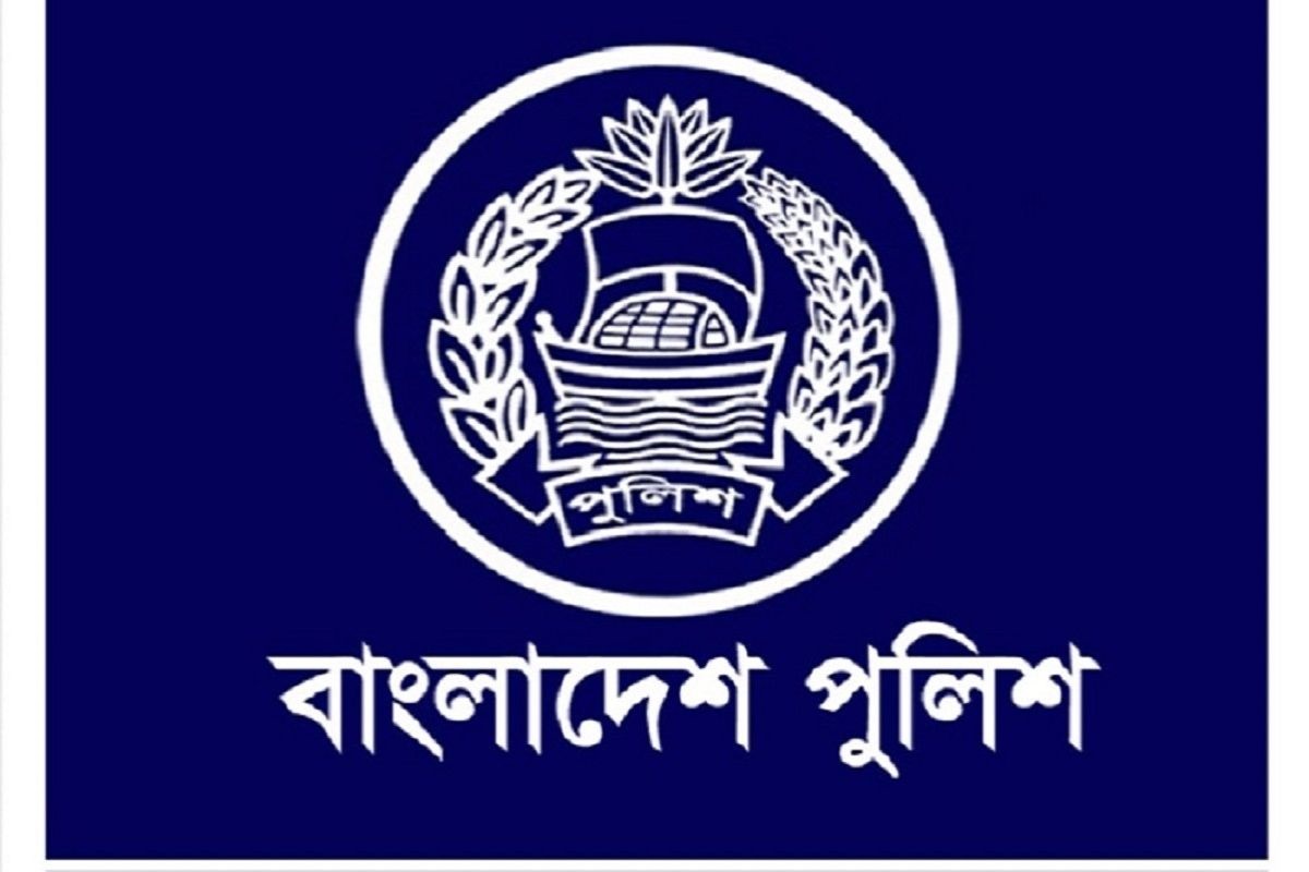 চাকরি হারাচ্ছেন পুলিশের উচ্চপদস্থ দুই ডজন কর্মকর্তা