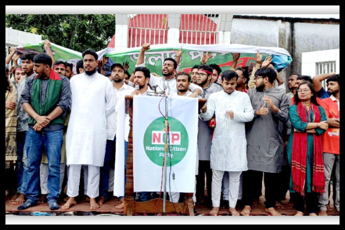 কেউ কেউ শুধু ক্ষমতা চায়: নাহিদ ইসলাম