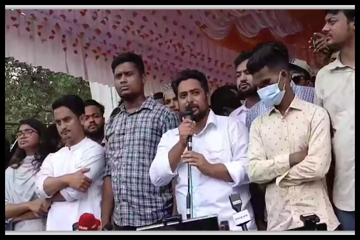 ব্লকেড সরিয়ে নিতে বললেন নাহিদ ইসলাম