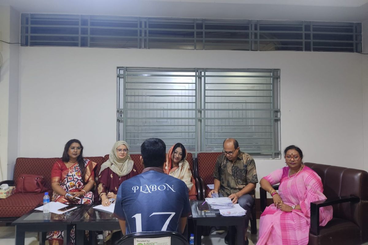 ধনাঢ্য ব্যক্তিদের ঢাবির অসচ্ছল শিক্ষার্থীদের পাশে দাঁড়ানোর আহ্বান