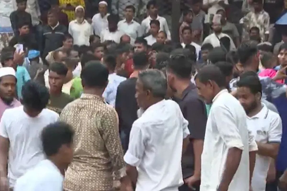 কক্সবাজার সমাবেশে এনসিপি নেতার বক্তব্য ঘিরে বিএনপিতে তোলপাড়, বিক্ষোভ