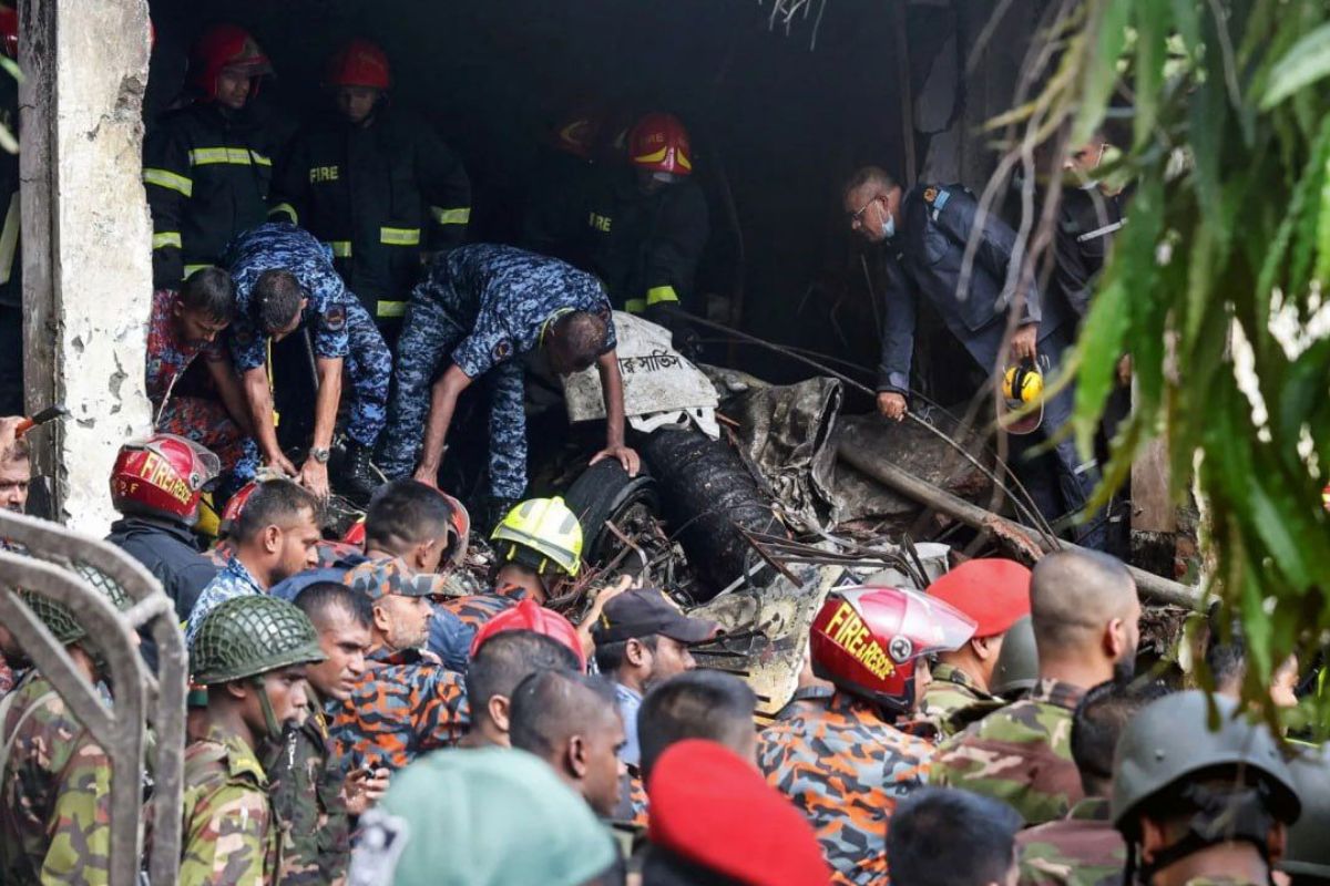 বিমান দুর্ঘটনা: বিধ্বস্ত ভবনে শিক্ষার্থীর সংখ্যা জানালেন শিক্ষক
