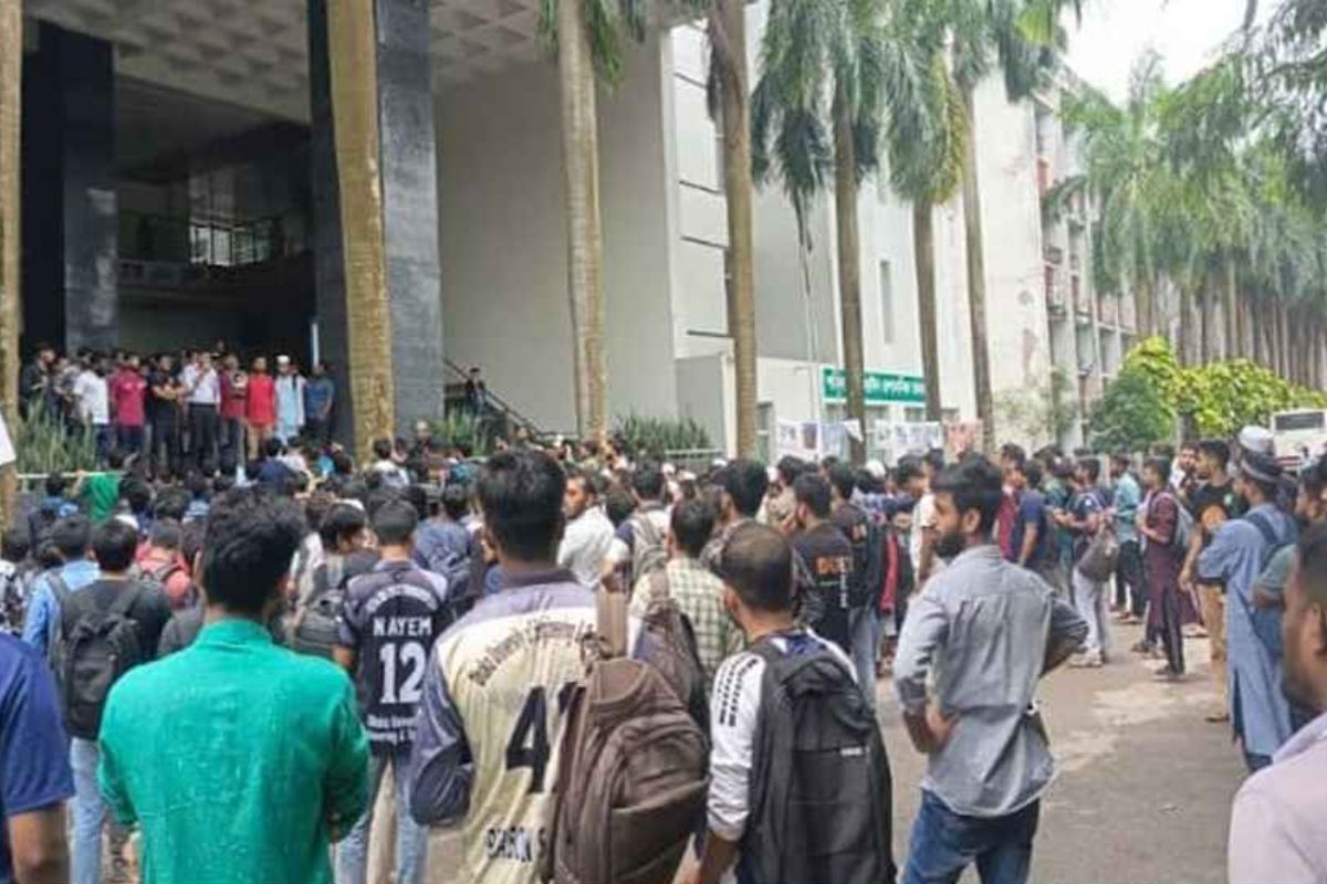 ডুয়েটের ৫ শিক্ষার্থীকে হল থেকে বহিষ্কার