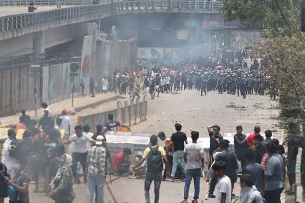 গণঅভ্যুত্থানে হ'ত্যাসহ ১৫ মামলার চার্জশিট