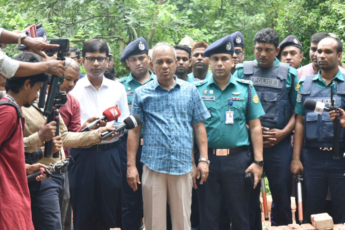 রায়েরবাজার গণকবর থেকে উত্তোলন হবে ১১৪ শহীদের মরদেহ 