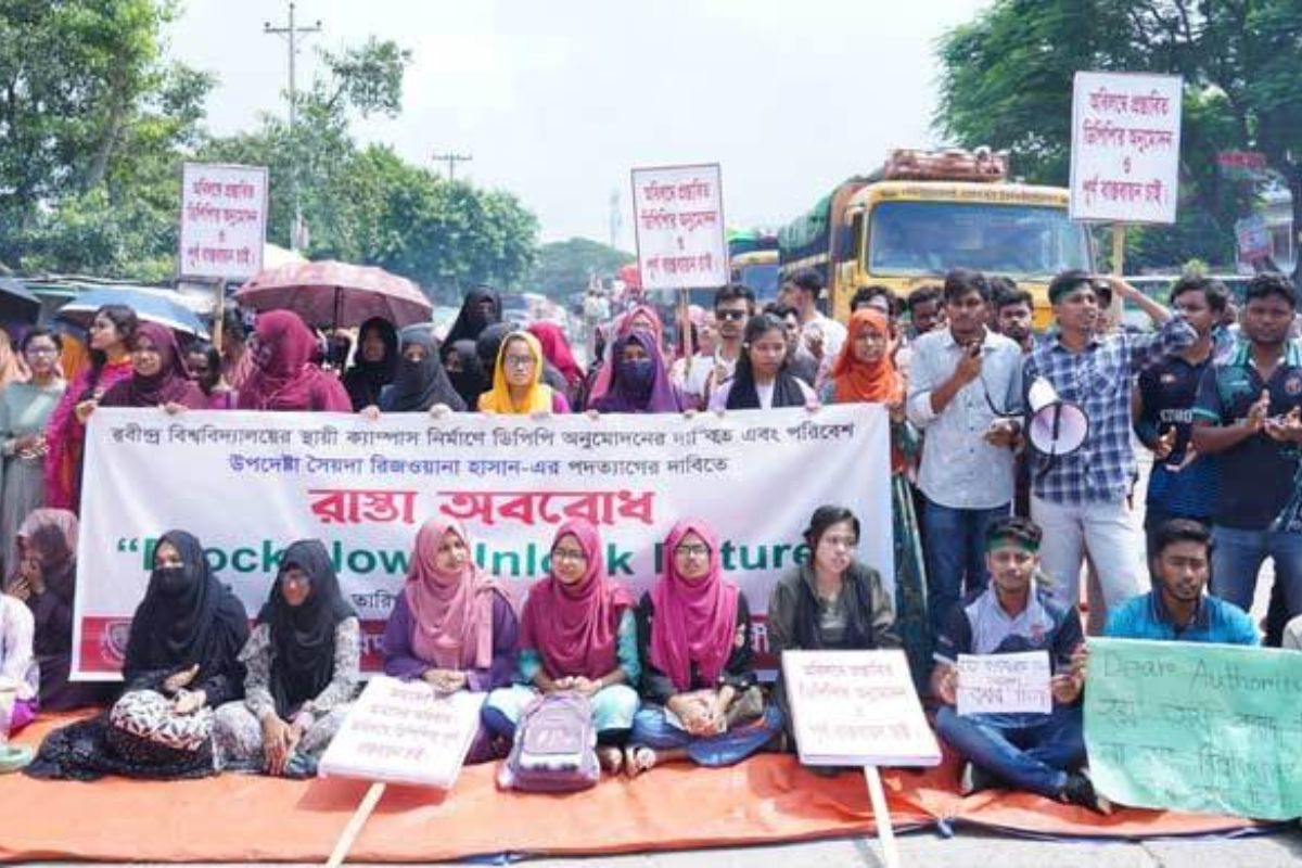 উত্তাল শিক্ষার্থীরা, অবরোধ মহাসড়ক