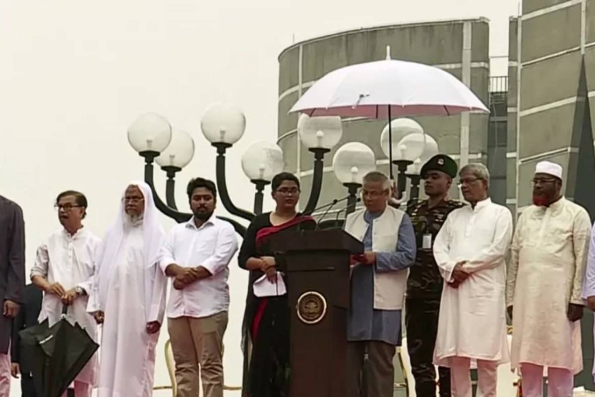 ঘোষণাপত্র পাঠের সময় বৃষ্টি, ড. ইউনূসের কণ্ঠে আশার সুর