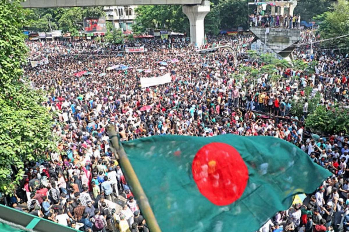 মর্গে এক বছরের অপেক্ষা, জুরাইনে ৬ লাশের দাফন