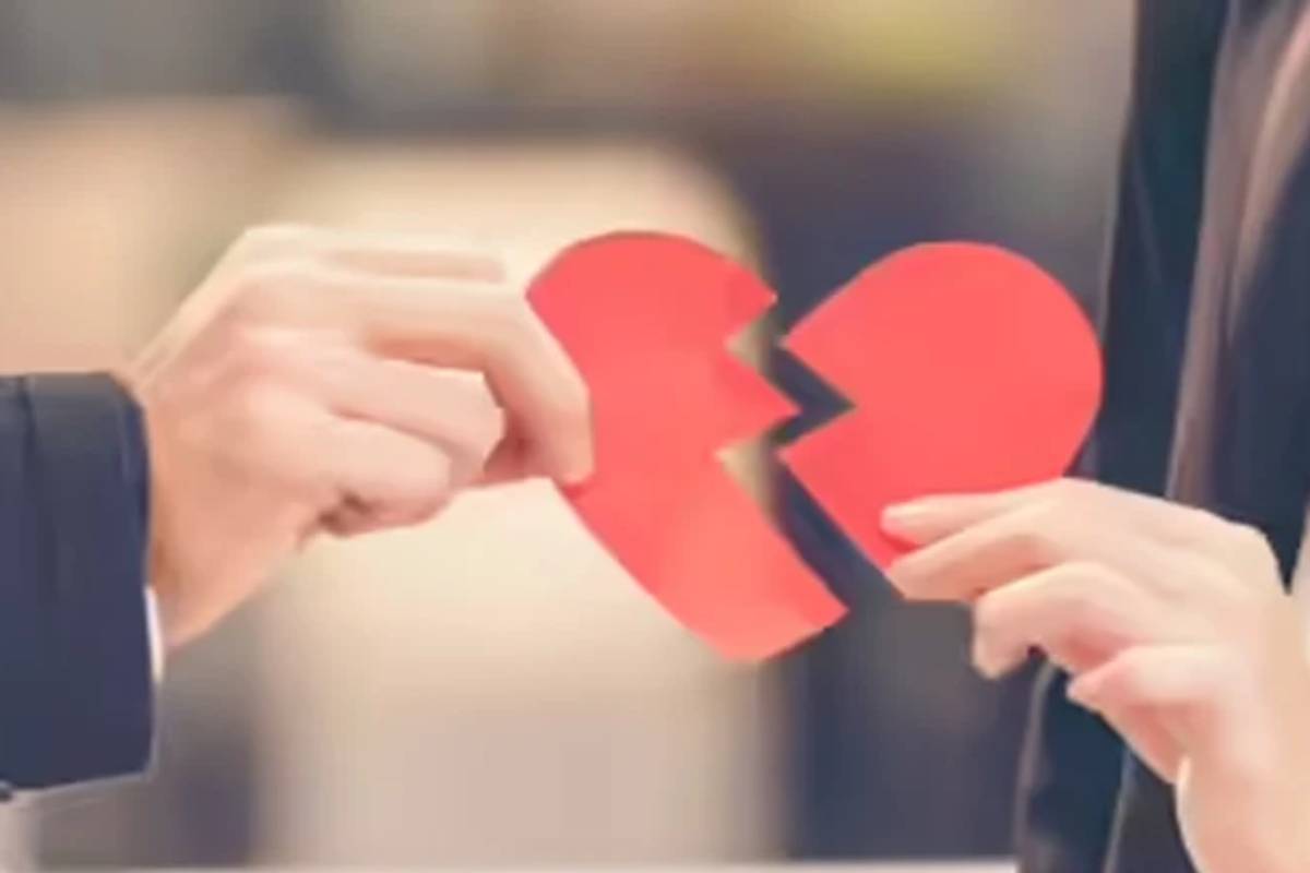 ব্রেকআপের পর নিজেকে সামলাতে যা করবেন