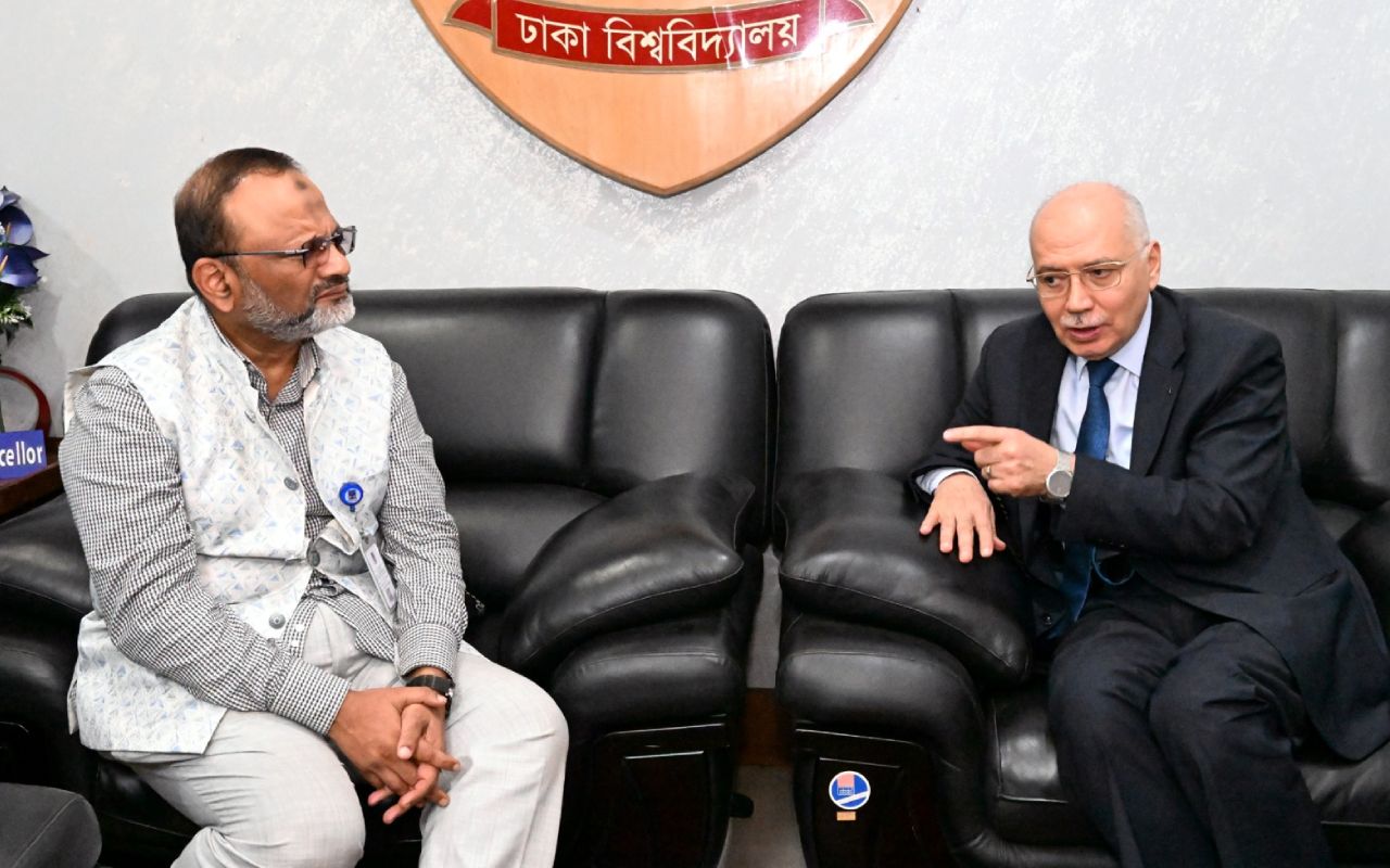 ঢাবি উপাচার্যের সঙ্গে তুরষ্ক অধ্যাপকের সাক্ষাৎ