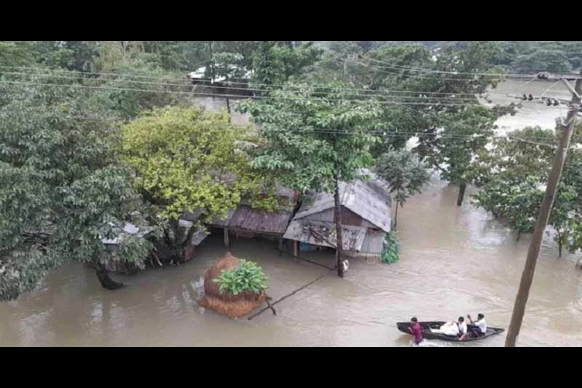 বন্যা আতঙ্ক: তিন দিনে প্লাবিত হতে পারে ১২ জেলা