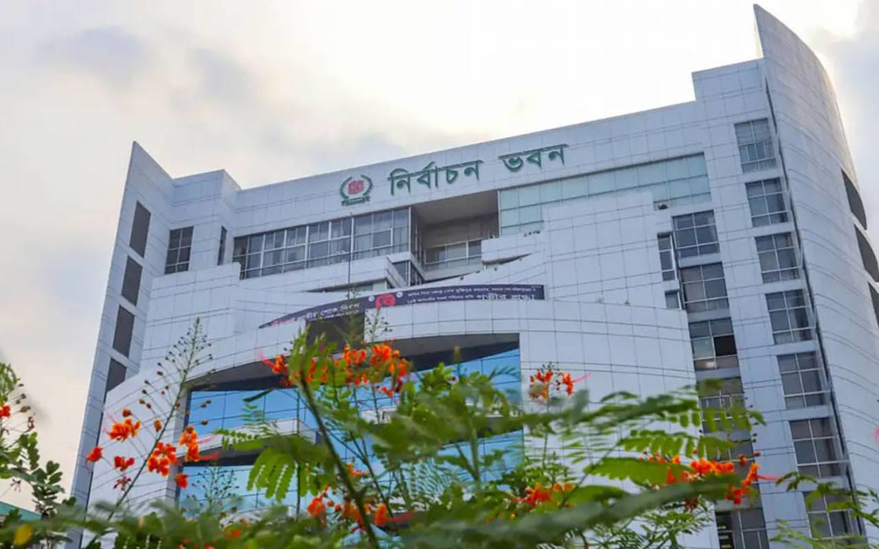 নির্বাচনের আগে ইসিতে সীমানা নিয়ে তোলপাড়
