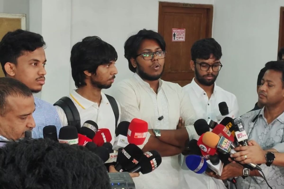 ডাকসু নির্বাচন : জুবায়ের-মুসাদ্দেকদের আংশিক স্বতন্ত্র প্যানেল ঘোষণা