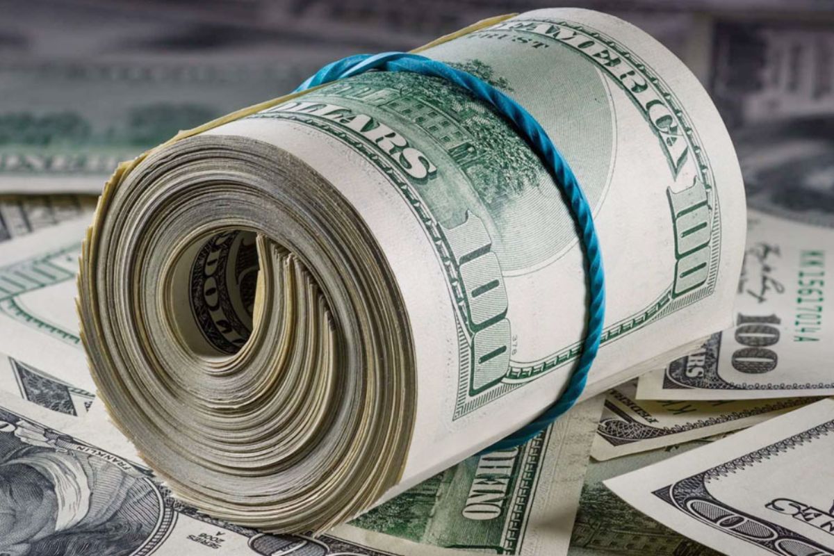 ২০ দিনে দেশে এলো ১৬৪ কোটি ডলার রেমিট্যান্স