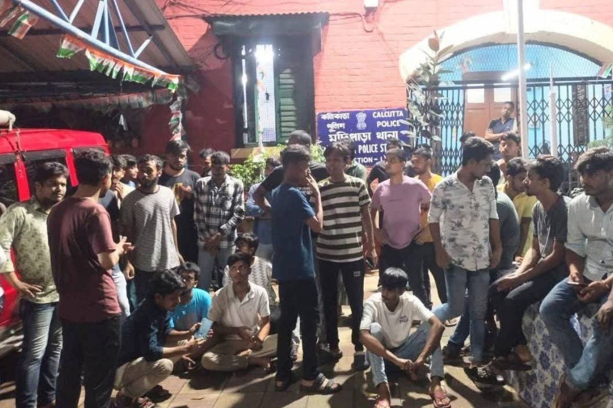 মুসলিম শিক্ষার্থীদের ওপর কলকাতায় হামলা