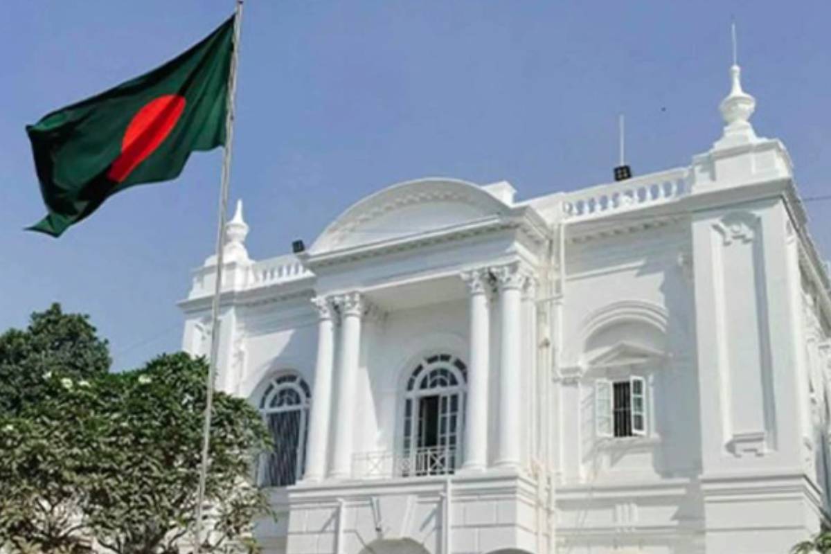 






আশুলিয়ায় পুড়িয়ে হত্যা: সাবেক এমপিসহ ১৬ জনের বিচার শুরু




 



 