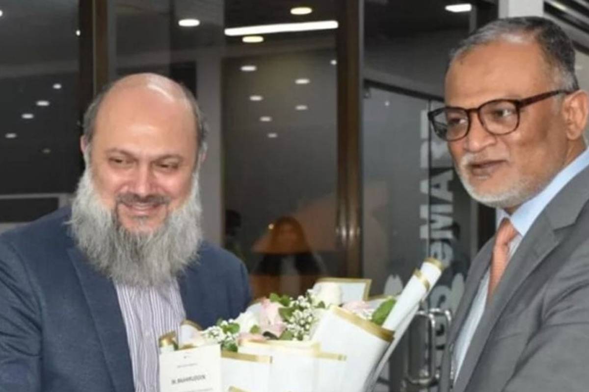 পাকিস্তানের বাণিজ্যমন্ত্রী ৪ দিনের সফরে ঢাকায়