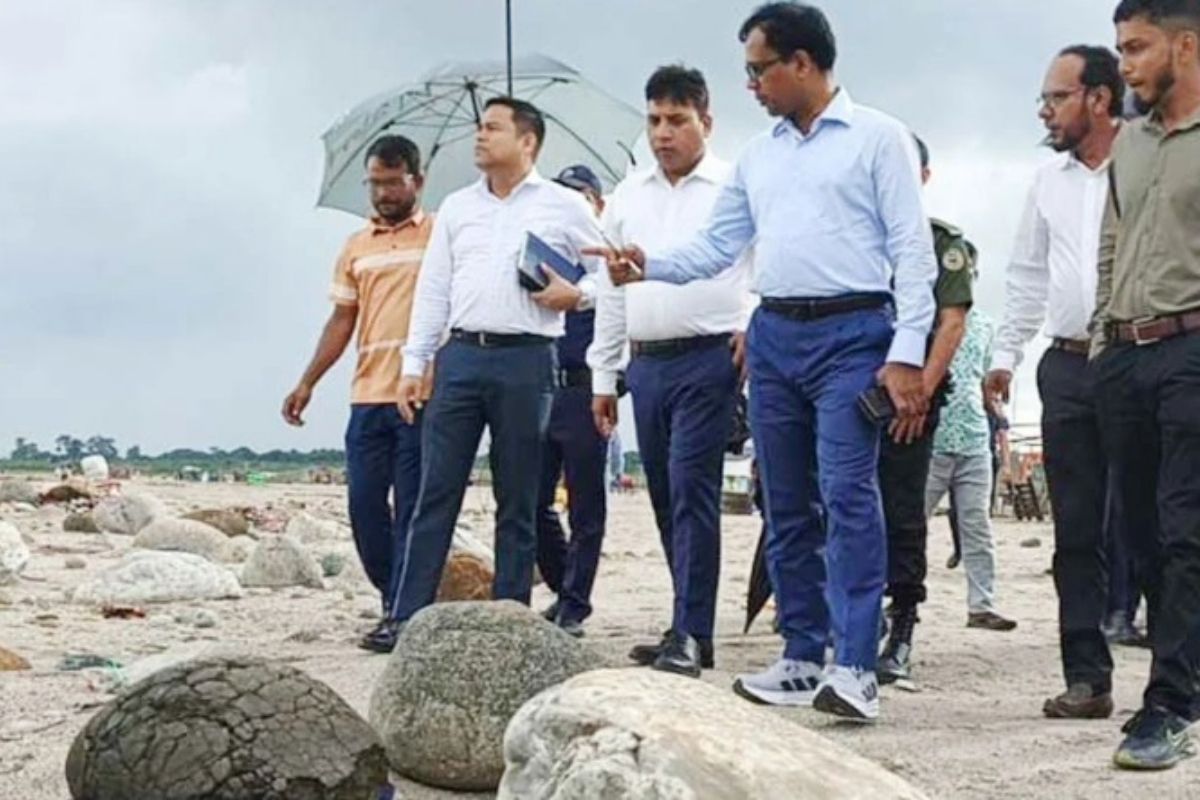 দায়িত্ব গ্রহণের দিনই নতুন ডিসির সাদাপাথরে অভিযান