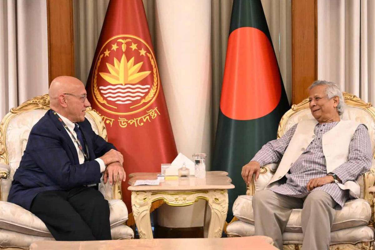 






ড. ইউনূসের সঙ্গে রোহিঙ্গা ইস্যুতে টম অ্যান্ড্রুজের সাক্ষাৎ




 



 