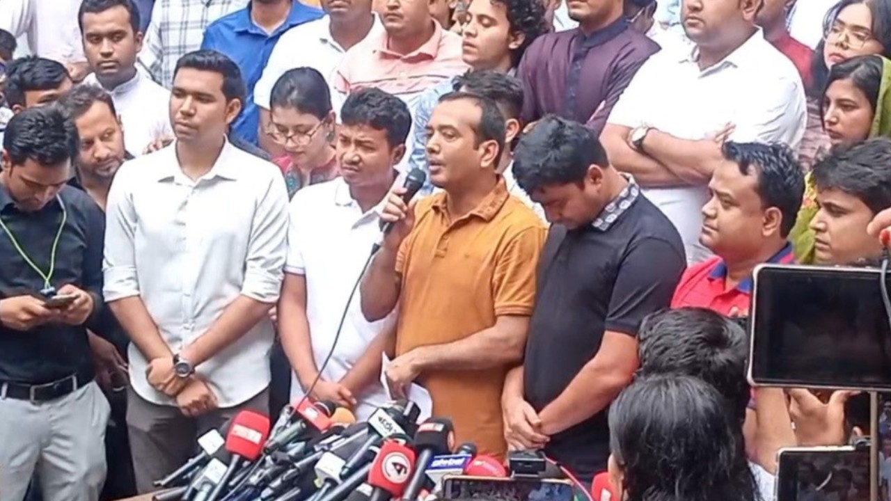 ডাকসু: প্যানেলের বাইরের প্রার্থীদের প্রার্থিতা প্রত্যাহারের নির্দেশ ছাত্রদলের