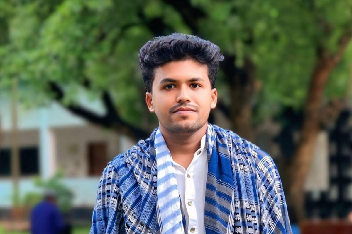 ডাকসু : বিজয়ী হলে হল থেকে গাঁজাখোর উচ্ছেদের প্রতিশ্রুতি প্রার্থীর