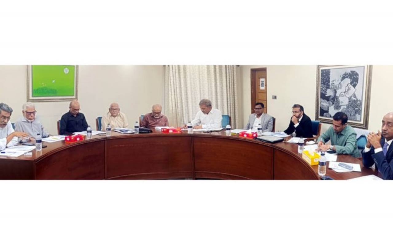 ঐকমত্য কমিশনের বৈঠকে আইন উপদেষ্টা ও অ্যাটর্নি জেনারেল